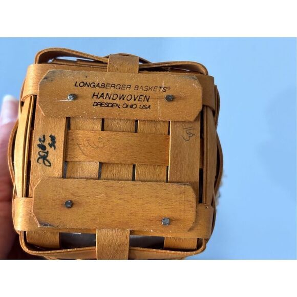 Longaberger set of 2 small baskets with floral fabric lining - Picture 5 of 9